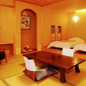 https://onsen-ryokan-yusakaso.hotelshakone.com